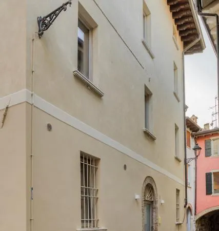 Daffy House Apartment